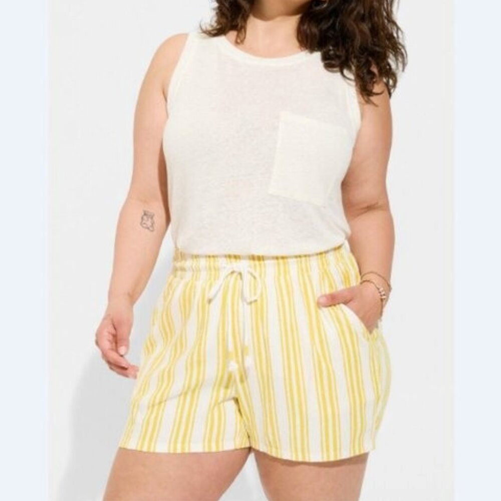 Torrid Pull On Stretch Linen Blend Shorts Pristine Stripe Yellow Size 1X NEW